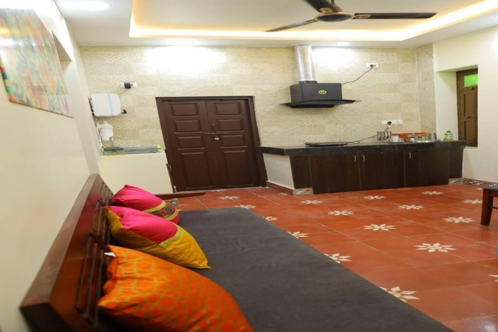 Heritage Home With 2 Bed/2 Bath With Kitchen In A Residential Neighborhood. Madurai Exterior photo
